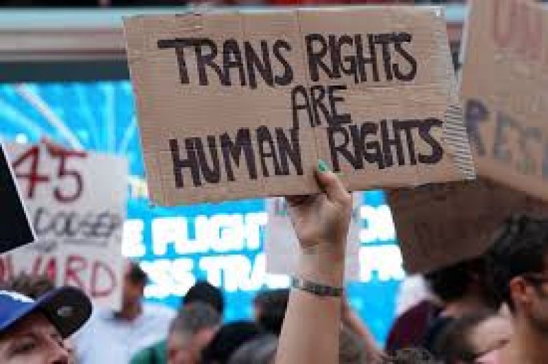 Transgender in Pakistan set on fire