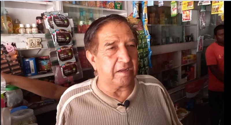  The bravery of an elderly shopkeeper frightened the robbers