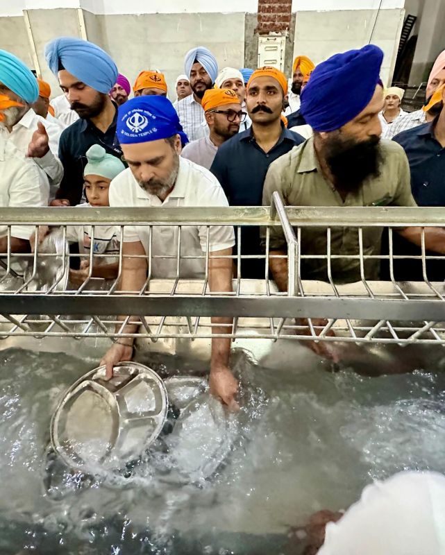 Rahul Gandhi visits Darbar Sahib for second day; distributes 'langar'