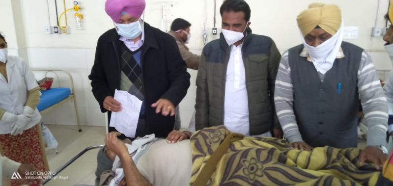 Balbir Sidhu meets injured farmers in Civil Hospital, Mohali