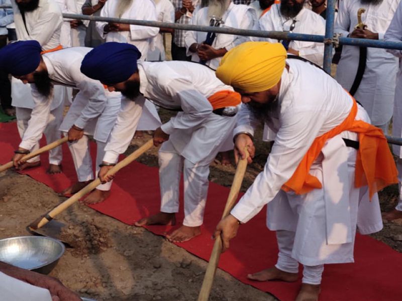 Giani Harpreet Singh laid the foundation stone of Baba Buddha Ji Yatri Niwas