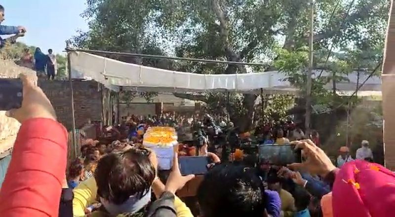 Funeral of Shaheed Gursewak Singh, Farewell with Wet Eyes