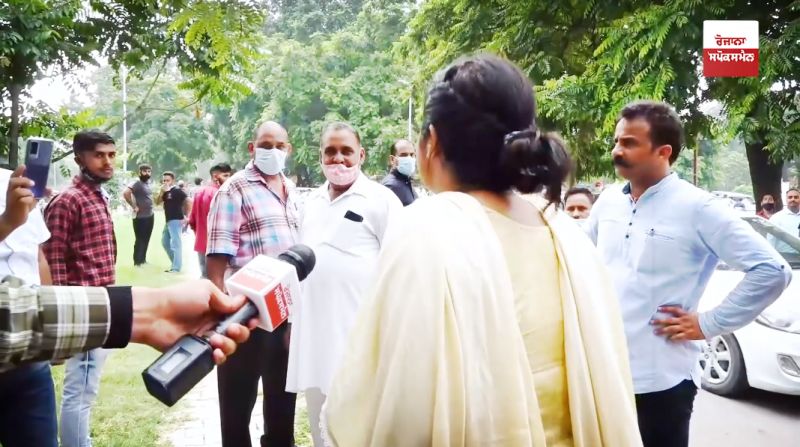 BJP workers abuse woman farmer BJP workers abuse woman farmer 