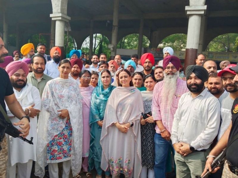 Volvo bus service starts from Moga to Delhi Airport Amandeep Arora gave the green signal