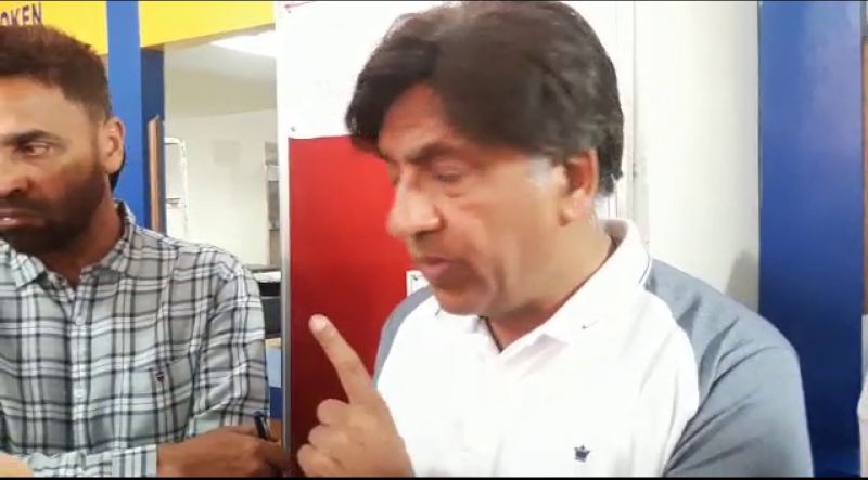 Cabinet Minister Brahm Shankar Jimpa raids Mohali Tehsil