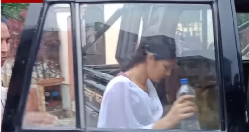 Women arrested for motivating youth