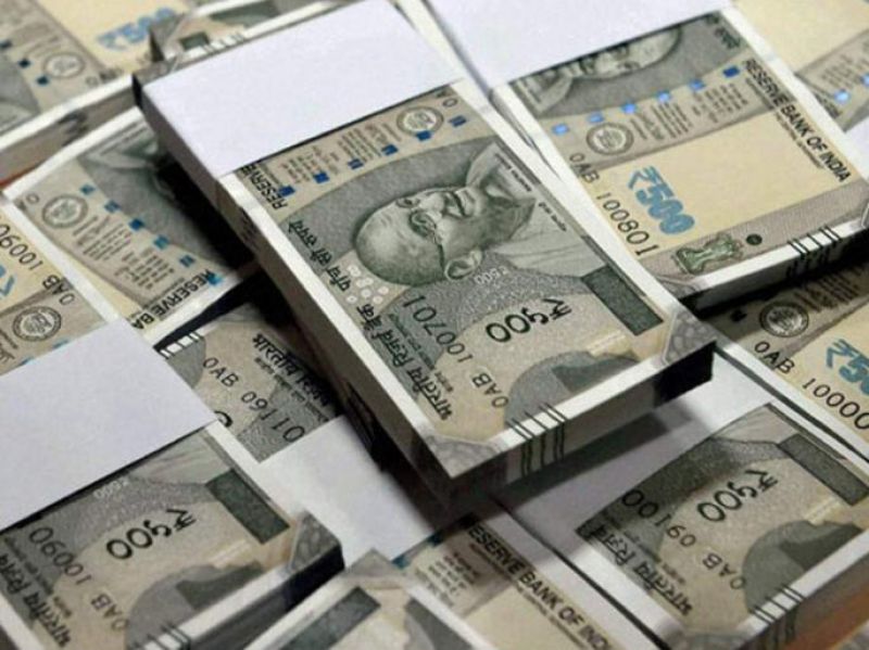 Rich people in the country reduced to 2.56 lakhs