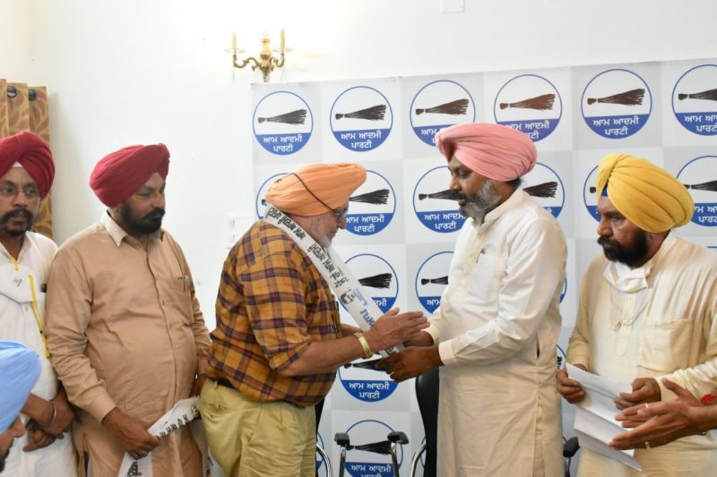 Olympian hockey players join AAP