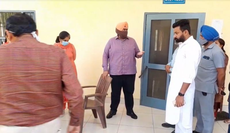 Students continue dharna to save BSC department of Government Barjindra College, Faridkot