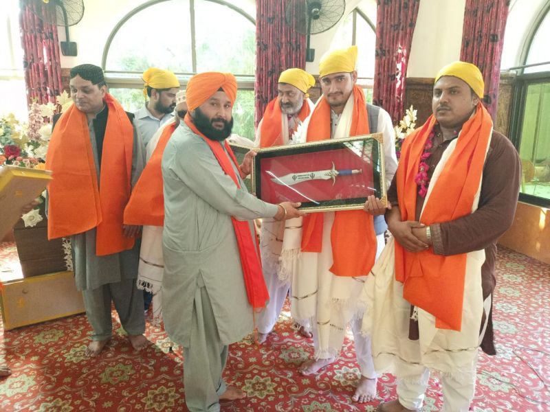 Pakistan Sufi organisation transfers Sikh manuscripts to gurdwara