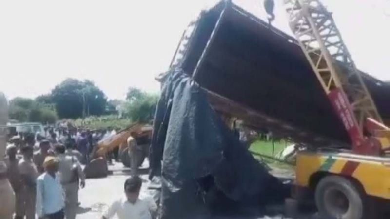 Shahjahanpur : 16 dead, 4 critical after truck-Tempo accident