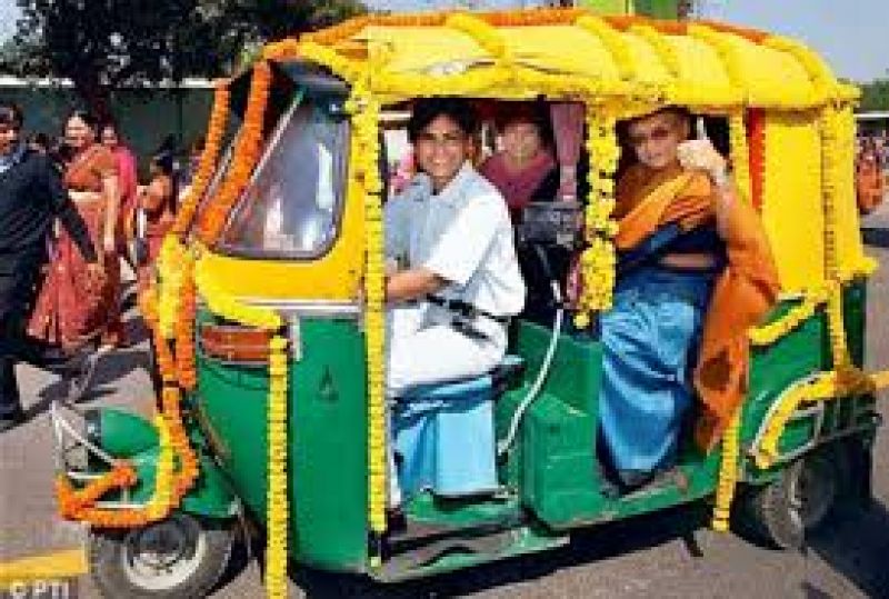 first female auto driver of north india looted