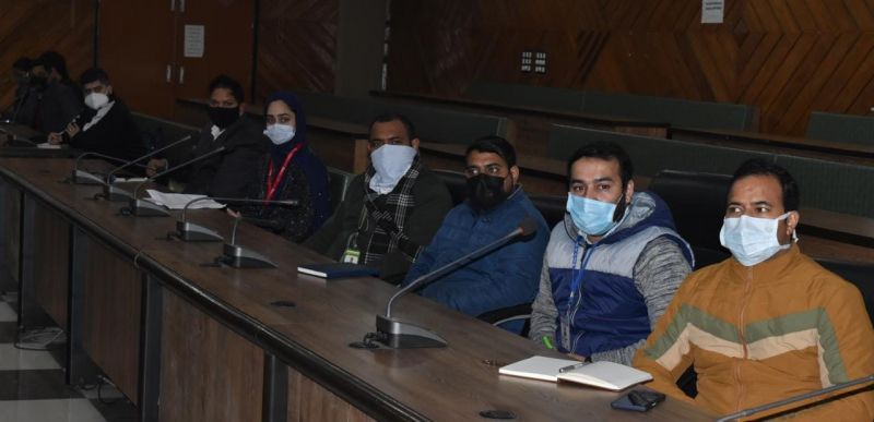 Additional Deputy Commissioner meets with officials of various banks