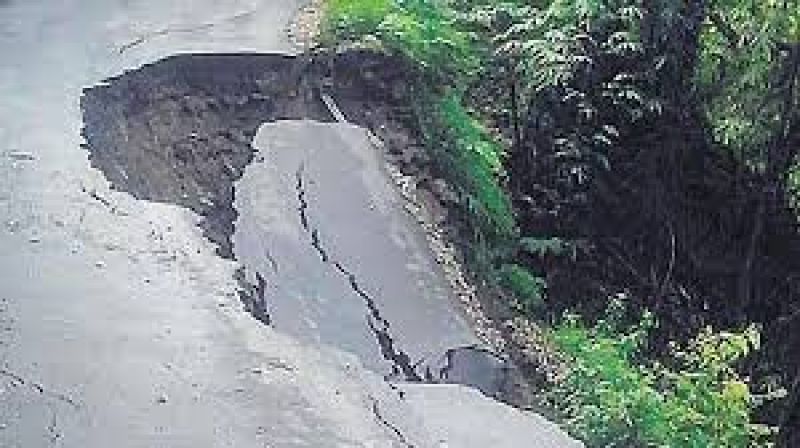 landslides hit Jammu-Srinagar National Highway