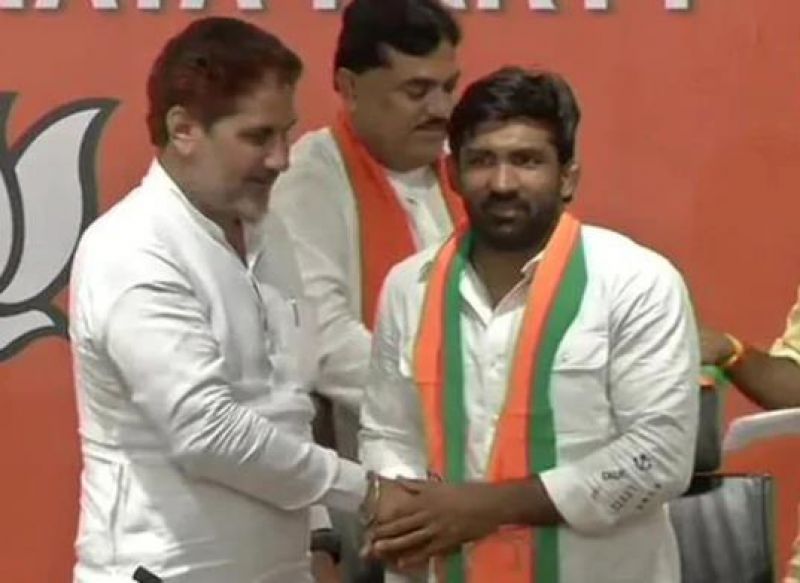 Olympic medallist Yogeshwar Dutt join BJP