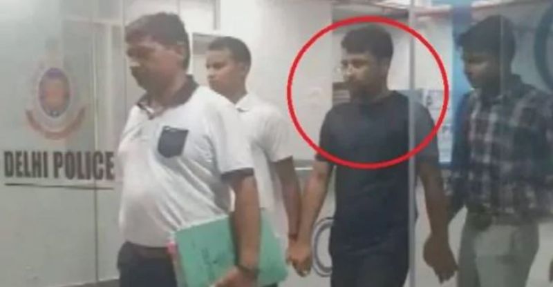 IITian arrested for offering free laptops