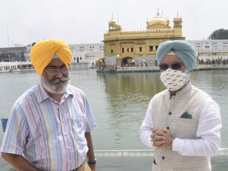 Taranjit Singh Sandhu paid obeisance at Sachkhand Sri Harmandir Sahib