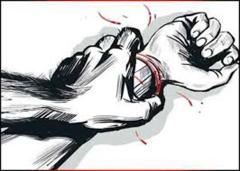 BJP leader caught in hotel with the girl