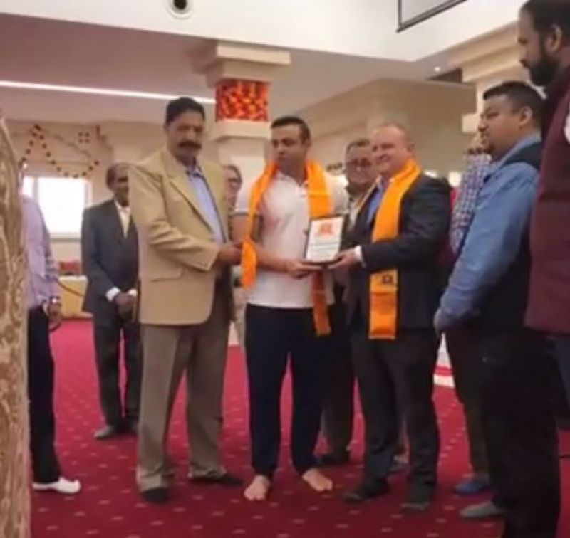 Lucky Pandit honors bodybuilder in Australia