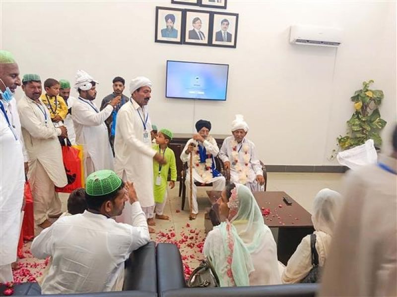   Uncle-nephew reunion after 75 years through Kartarpur corridor