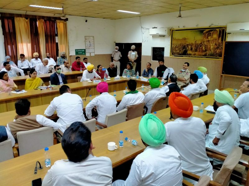 Amarinder Singh Raja Warring in Review Meeting