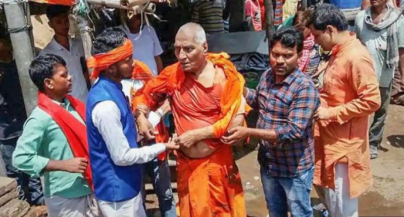 Activist Swami Agnivesh roughed up