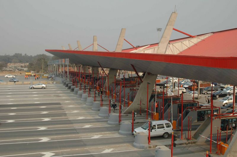 13 toll plaza in delhi to go cashless
