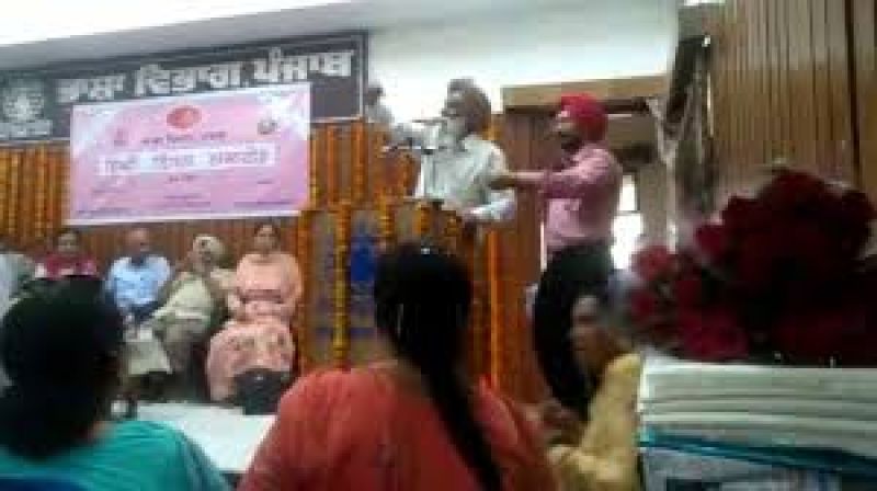 Row over criticism of Punjabi language on 'Hindi Divas'