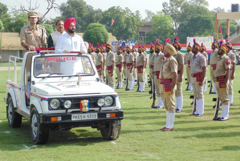 Cabinet Minister Gurpreet Singh Kangar hoist flag at Ferozpur
