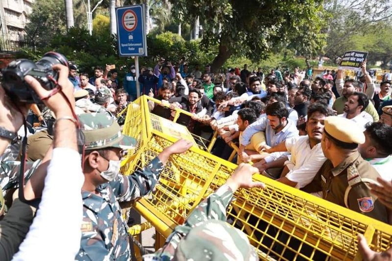 Youth Cong protests near Arvind Kejriwal residence