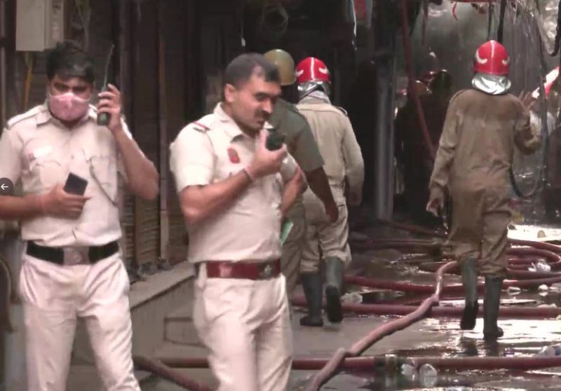 Massive fire breaks out in the Gaffar market, Karol Bagh