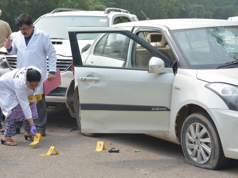 Investigating Crime Scene 