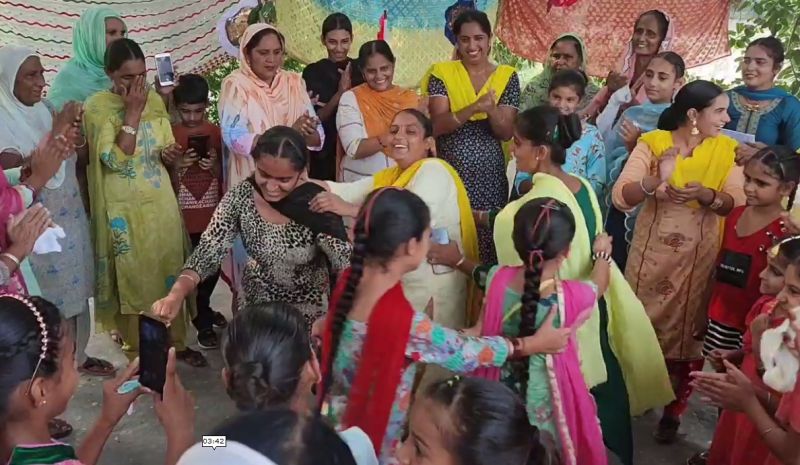 The color of the peasant movement on teej