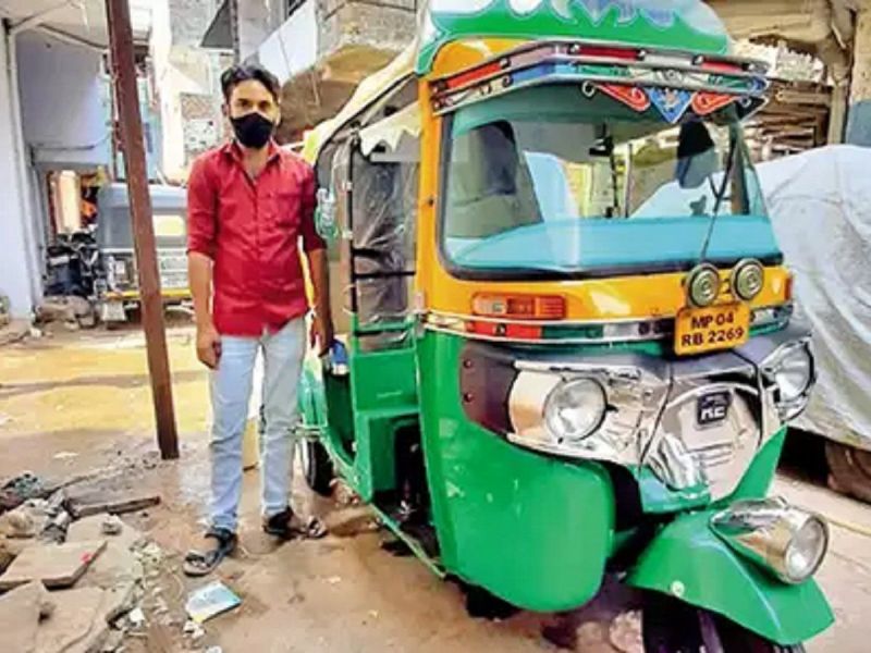 Man Converts Auto-Rickshaw Into Free Ambulance