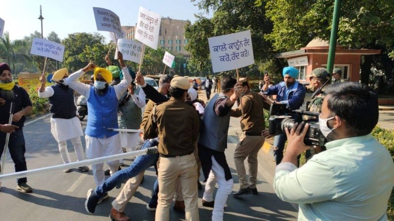  9 MLAs including Harpal Singh Cheema and Jarnail Singh detained by Delhi Police