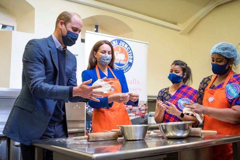 Prince William, Kate Middleton make chapatis and curry with Sikh charity