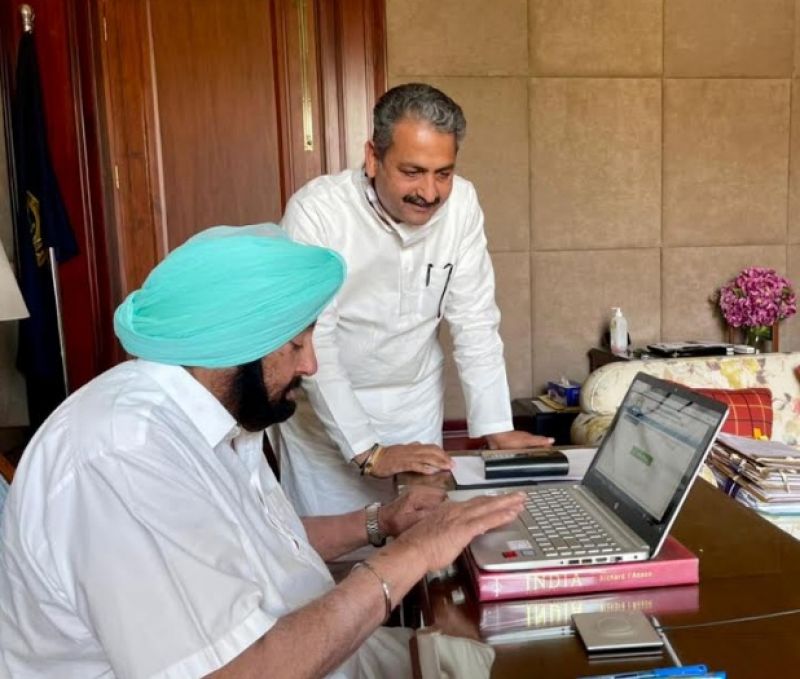 Captain amrinder singh