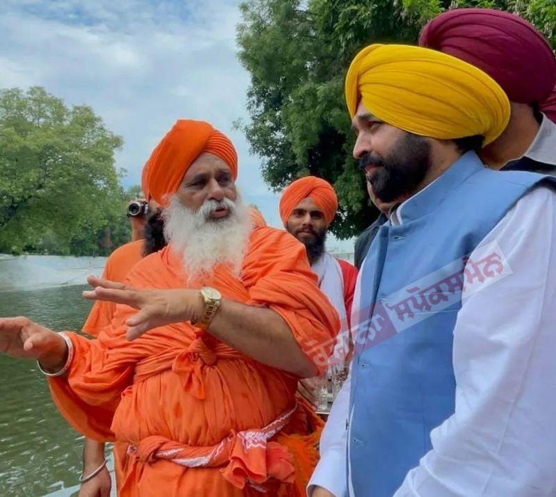 CM attend 22nd anniversary of Kali Bein's 'kar sewa'