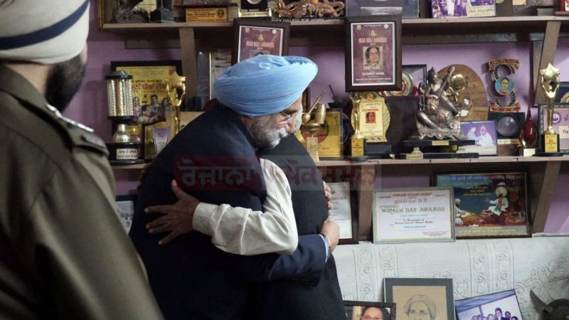 DEPUTY CHIEF MINISTER CONDOLES FAMILY MEMBERS OF EMINENT FOLK SINGER 