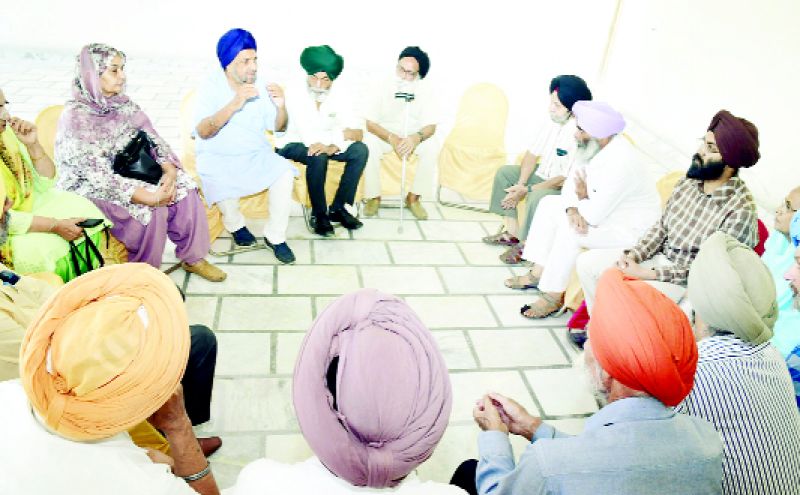 Members of 'Ucha Dar Babe Nanak Da