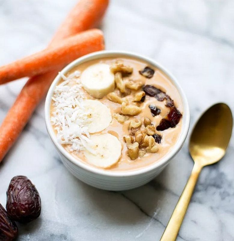 Carrot and walnut smoothie bowl