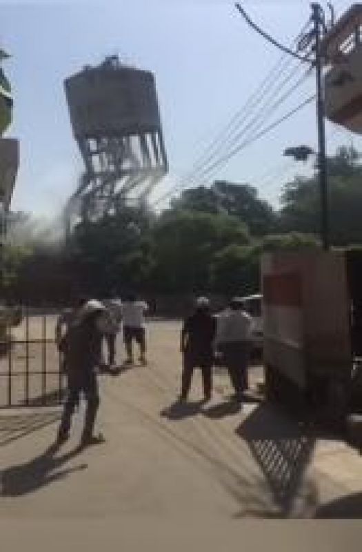 Water tank fall down