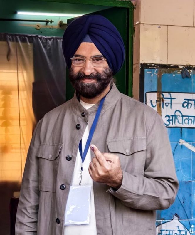 Manjinder Singh Sirsa casts vote