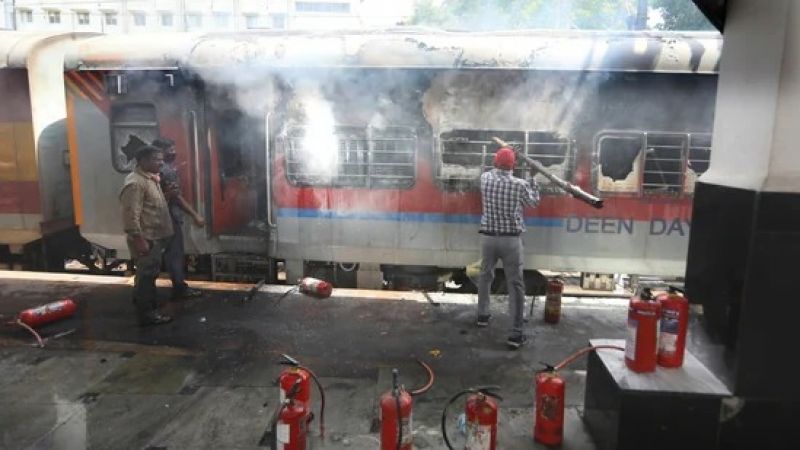  Agneepath protest: Operation of 200 trains affected so far, 35 trains canceled