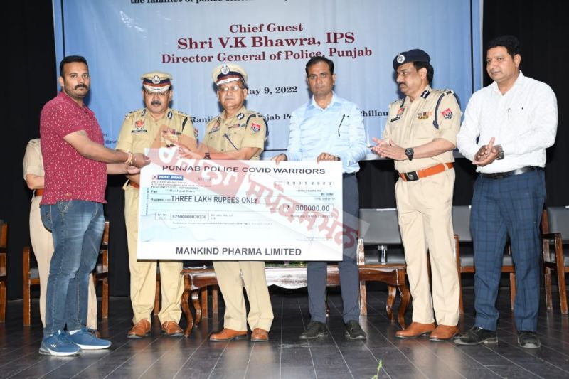 DGP Punjab pays tributes to Punjab police Covid-19 martyrs