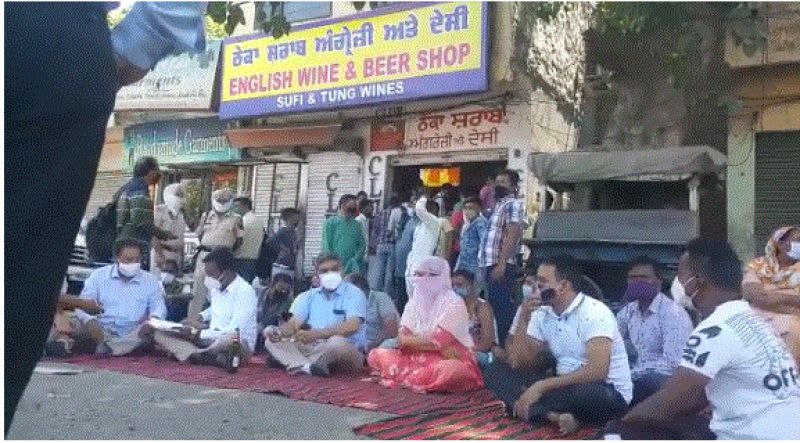 Stock of expired liquor recovered from Lohgarh contract of Amritsar