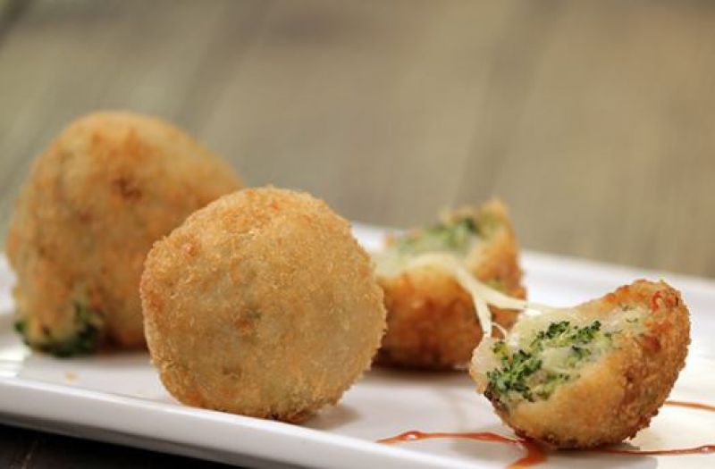 Cheesy Broccoli Balls 