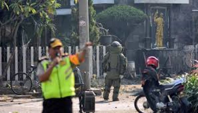 indonesia suicide attack on three churches killing two people