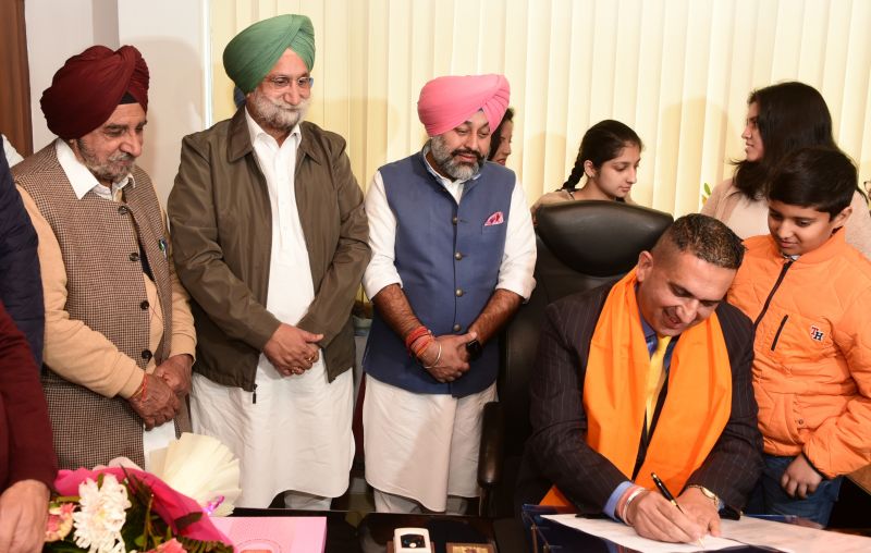 Adv Harpreet Sandhu assumes charge of Chairman Punjab Infotech