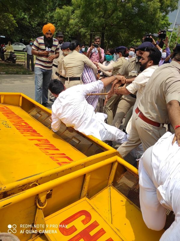 MLA Meet Hayer arrives to gherao CM's residence with para-athletes
